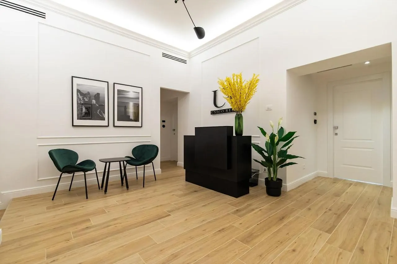 Hotel Unico Relais Neapel 5*,
