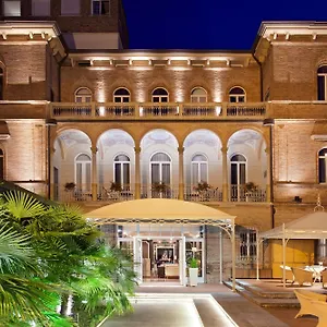 https://ambienthotels-villa-adriatica.emilia-romagnahotels.net