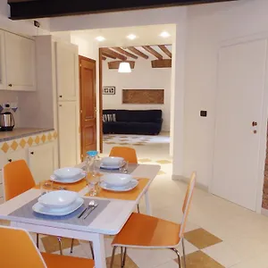 https://appartamento-alla-crea.hotelinveneto.com